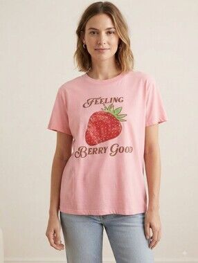 Feeling Berry Good Pink Short Sleeve Crewneck Graphic T-Shirt Size Small